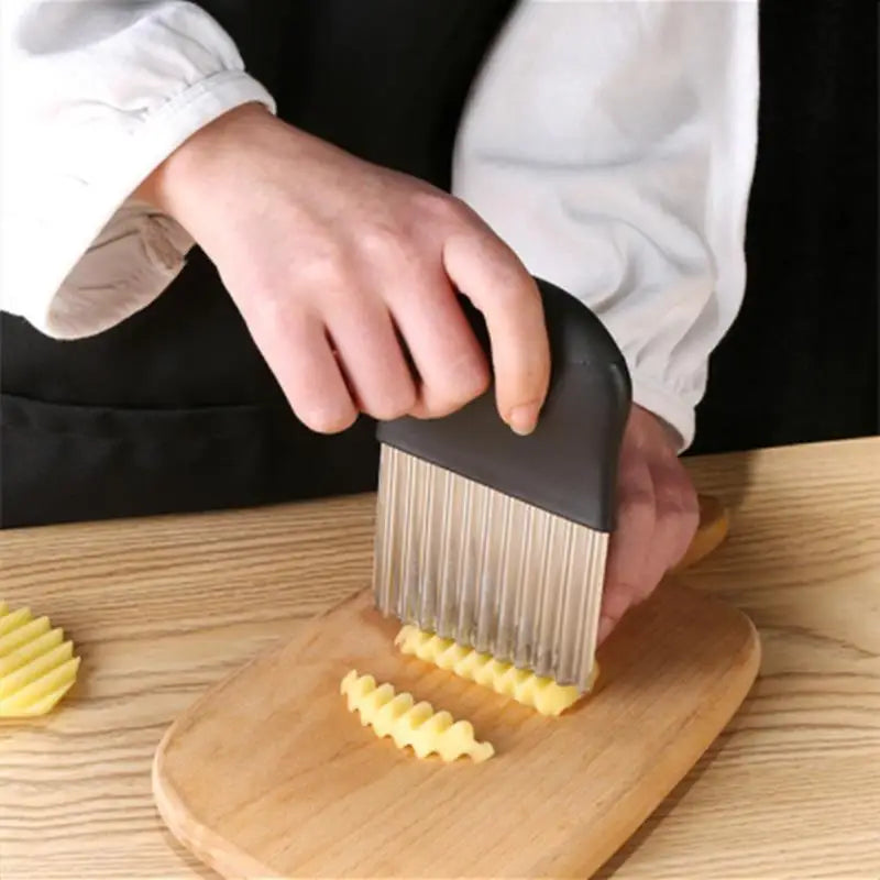 Crinkle-Cut Potato Slicer – Stainless Steel Wavy Knife