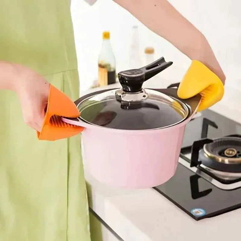 2-Piece Silicone Oven Mitt Clips