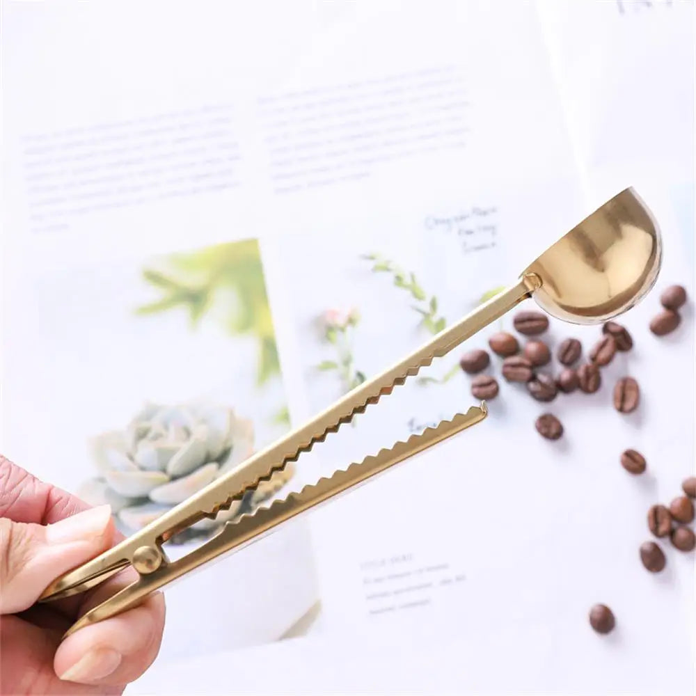 2-in-1 Coffee Scoop with Clip - close-up detail and material