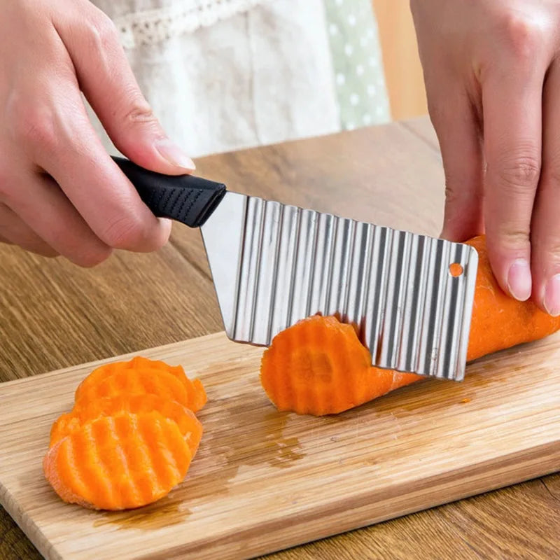 Crinkle-Cut Potato Slicer – Stainless Steel Wavy Knife