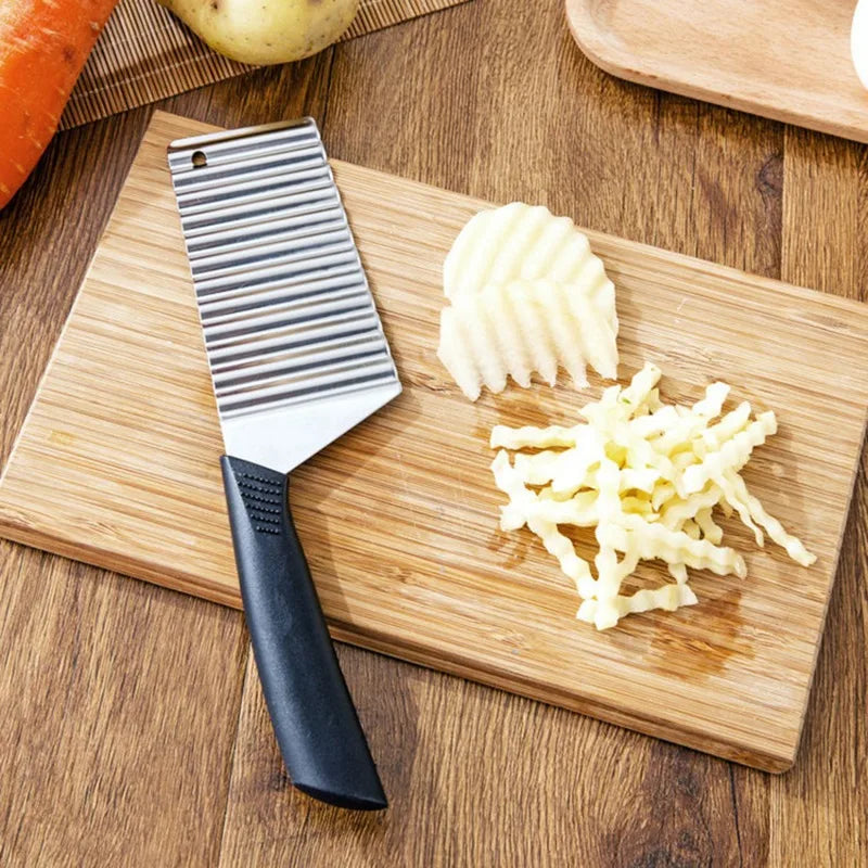 Crinkle-Cut Potato Slicer – Stainless Steel Wavy Knife